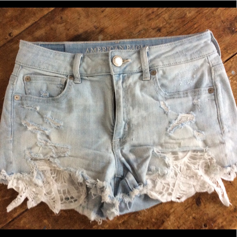 AEO light wash denim lace pocket shorts hi rise
